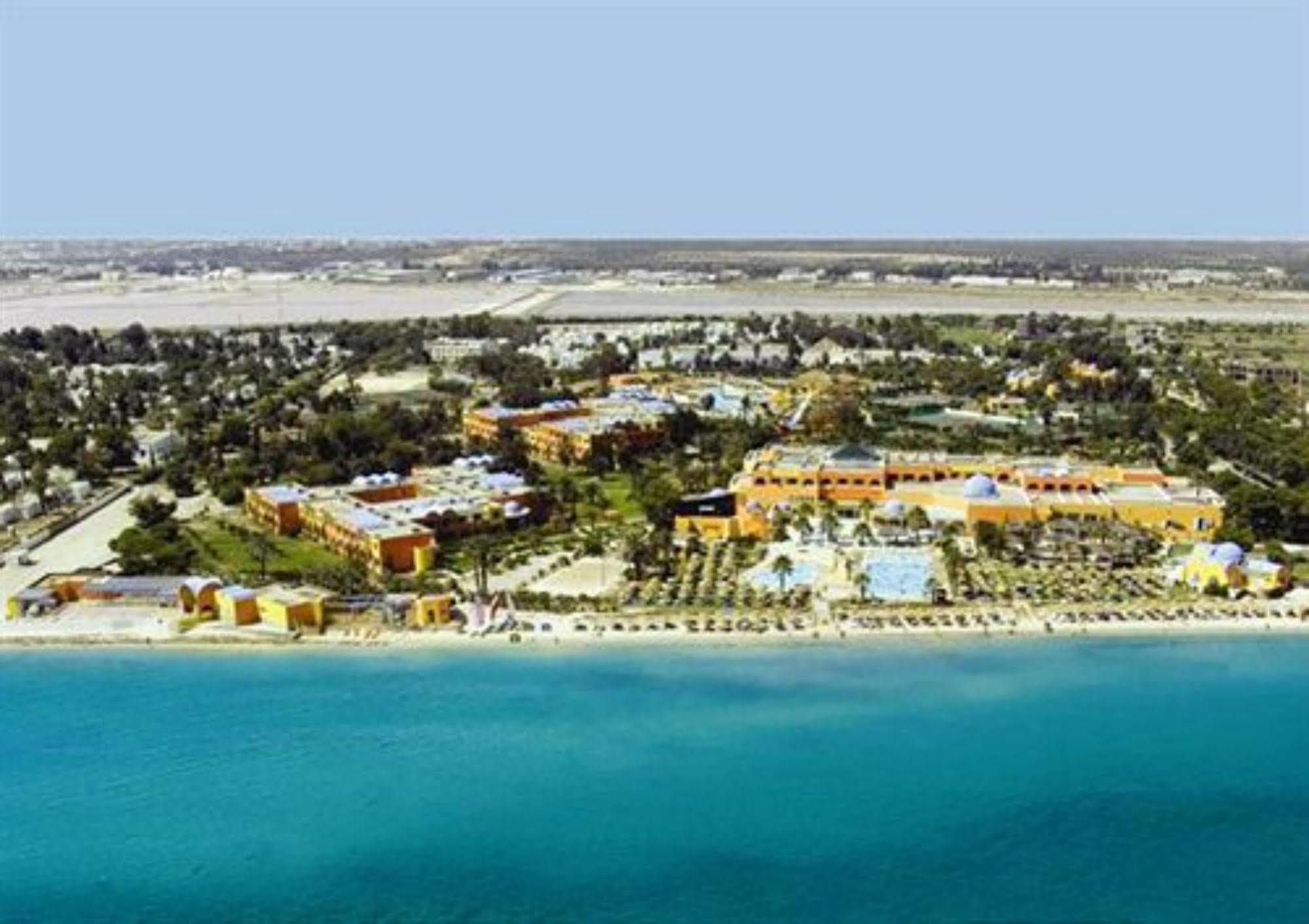Caribbean World 4*