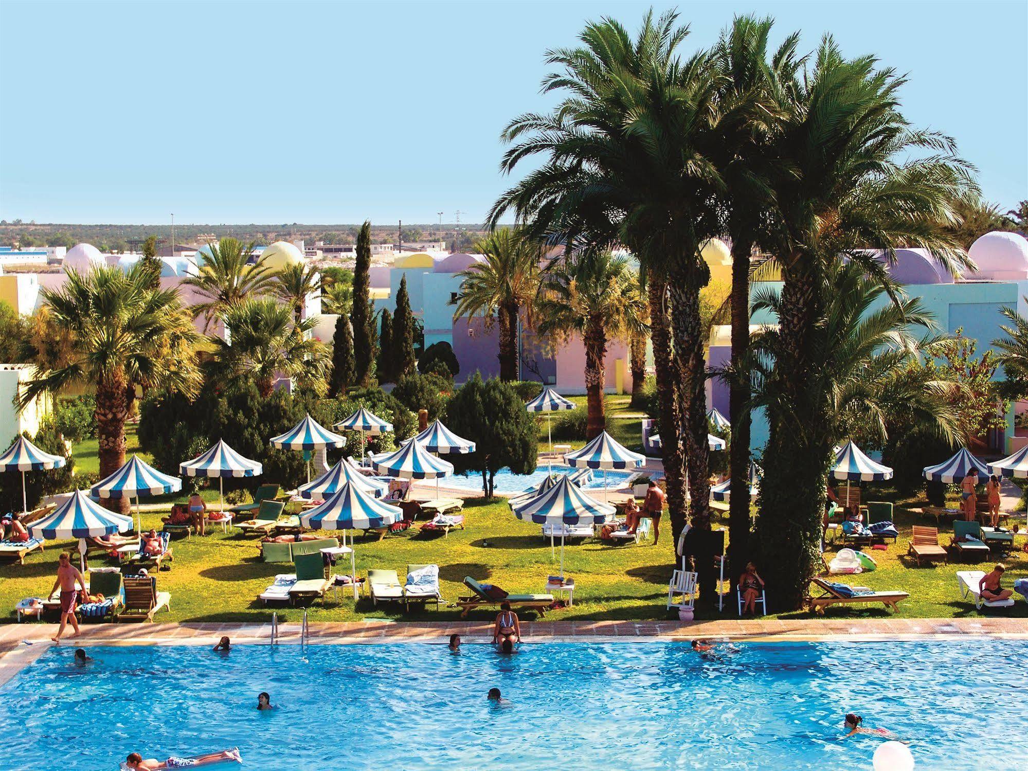 Caribbean World 4*