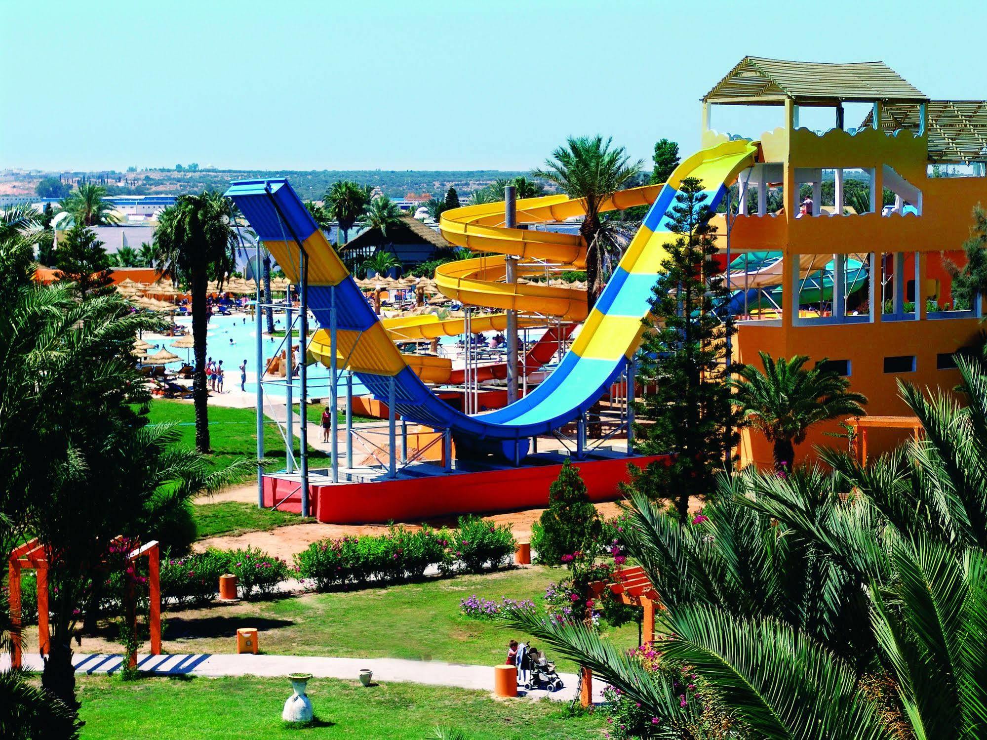 Caribbean World Hotel 4*